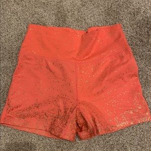 Buff bunny large gold splatter shorts